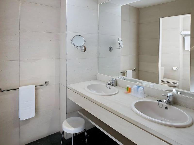 B94B4627DCB76D307C20735705D6D549