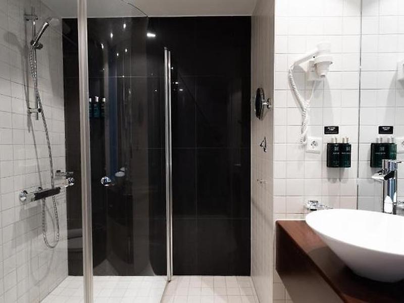 2A6A599B0438B6461030A404D6164A09