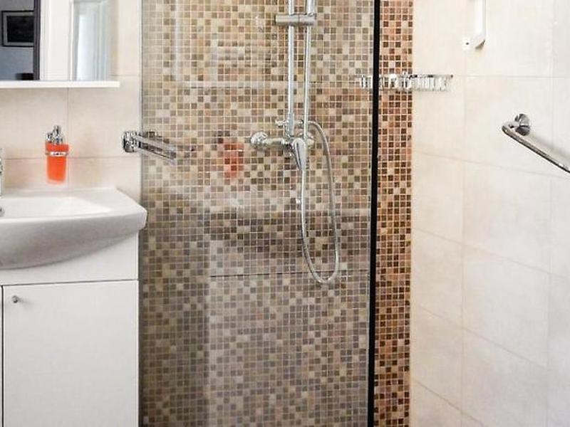 38813A01A8A2FE153A0FB37D44175DA2