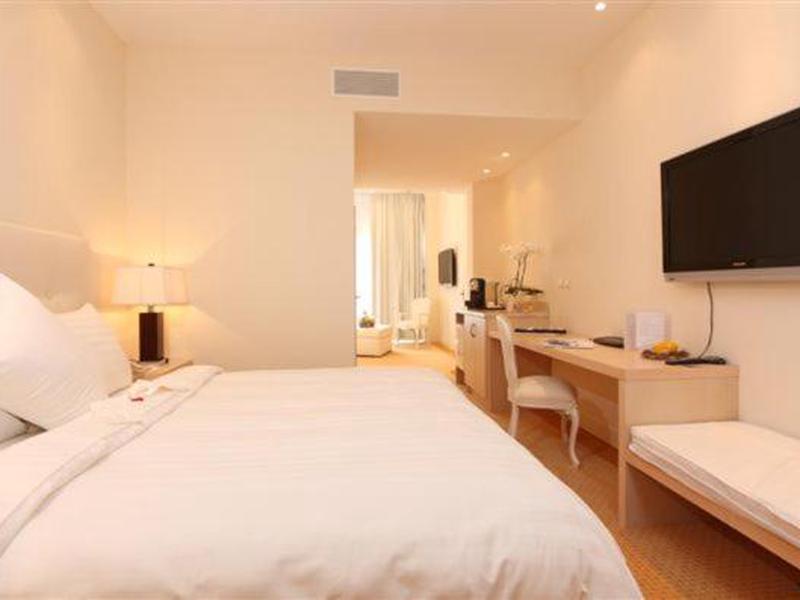 BCDFAC03300ABC8BA6A2F5CA527DAC4F