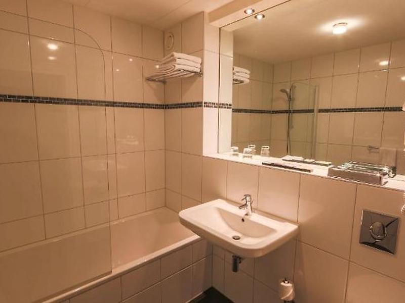 D06A986D0222019D98EE28B6AF19A7FB