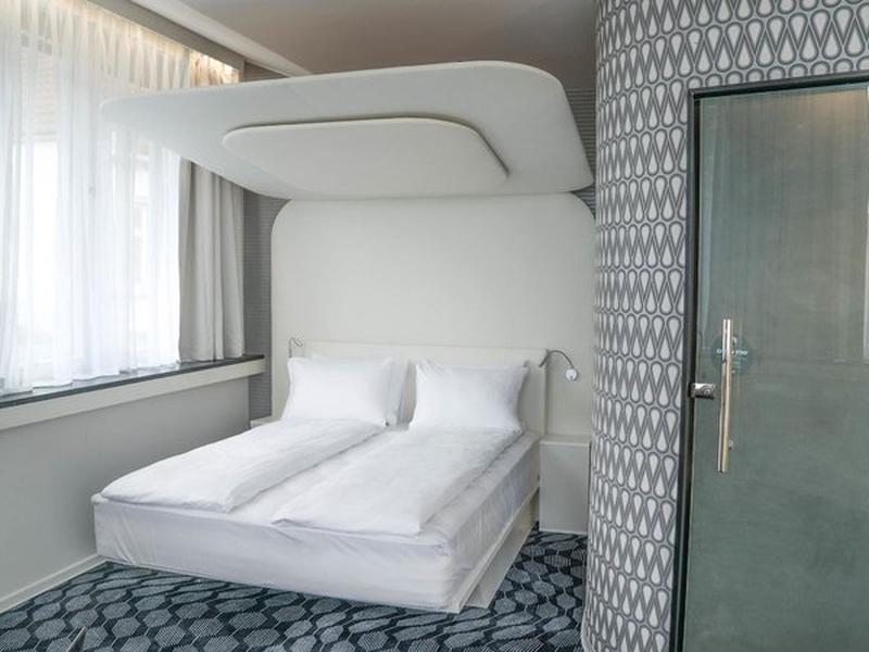 FAED8CBA0D3588808490309A3BD7231A