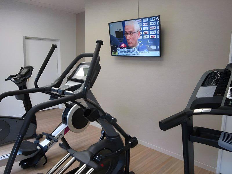 6443A40E2CE524521F05F15A624E2A51