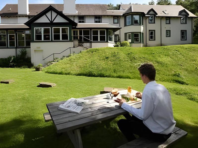 5FC3CF408CA403D51D3F485F89A9E8F5