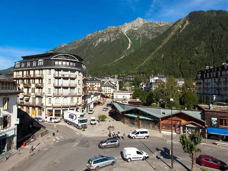 C0B1B4D90EF824301CD2E570875158C6