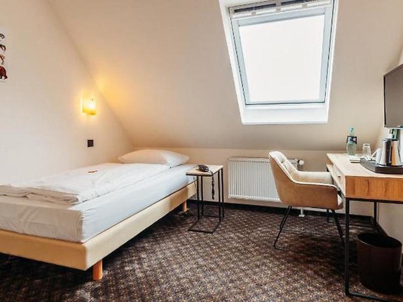 C83115286317D42182E1B457D7279FB5