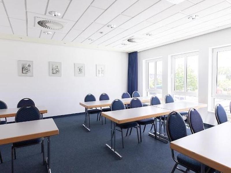 56B9A29473375EDE4958A1166330F68C