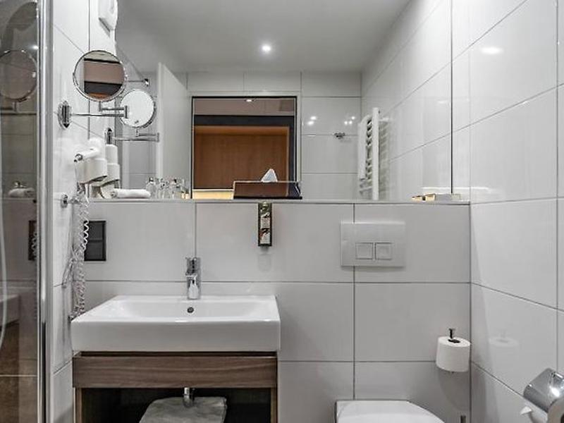 AA04EA2B8C11D26E8C87C4C28FC66496