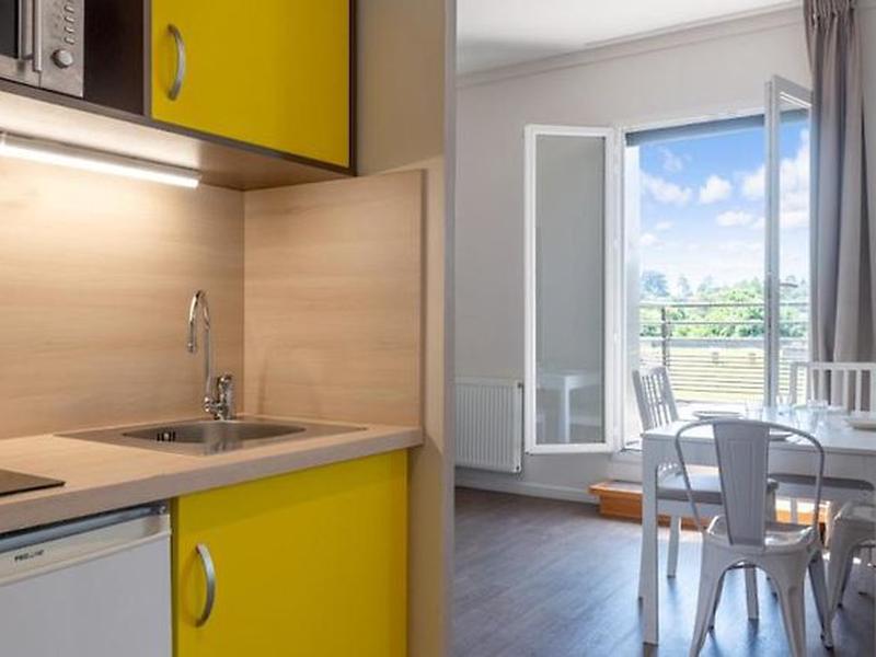 323977AAE8DE41D159F0735D15233299