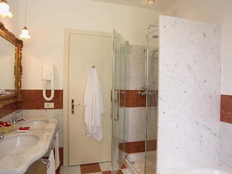 60EF2EC14E7F19DE0B9F91C605CC5418