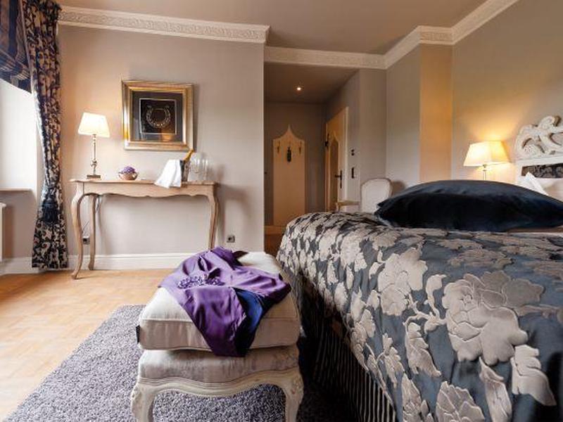 AB6F5C3836CCEDF79D8195392245A490