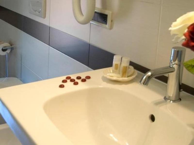 42EF1884367BA9D5B97E6E330F9B0E6B