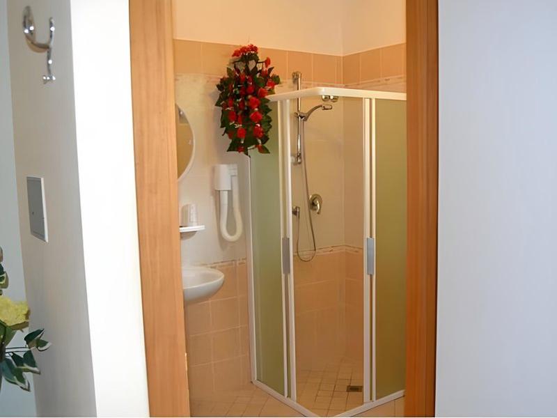 0A1D441BD68540D8E002CE0FCA949D82