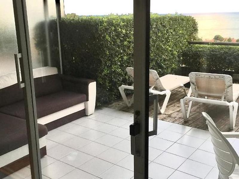 F6D9CCBCAD11CC4A42358E6587EB7BD1