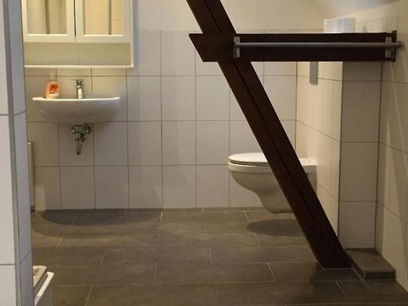 18D39B67FF66E6B056F52E82CC4F1BDD