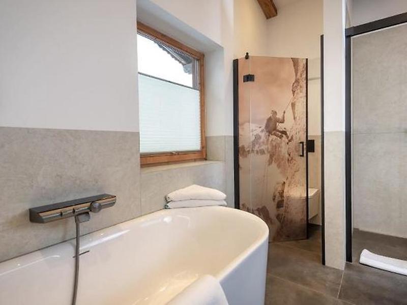 0AE8952E8D434755FCAE13F65CC5A8CC