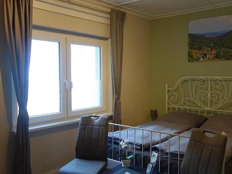 AD045B5E6613678D82A671BE0B7D910E