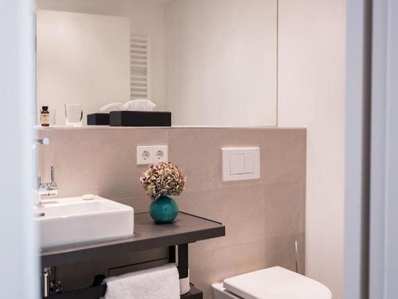 43C4088BABB4E3949F41DCB66C0E0D1B