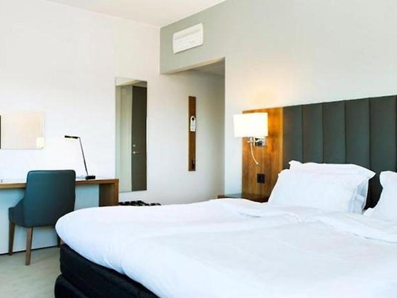 EF1D11EC0DABBC94F898E398A97C1643