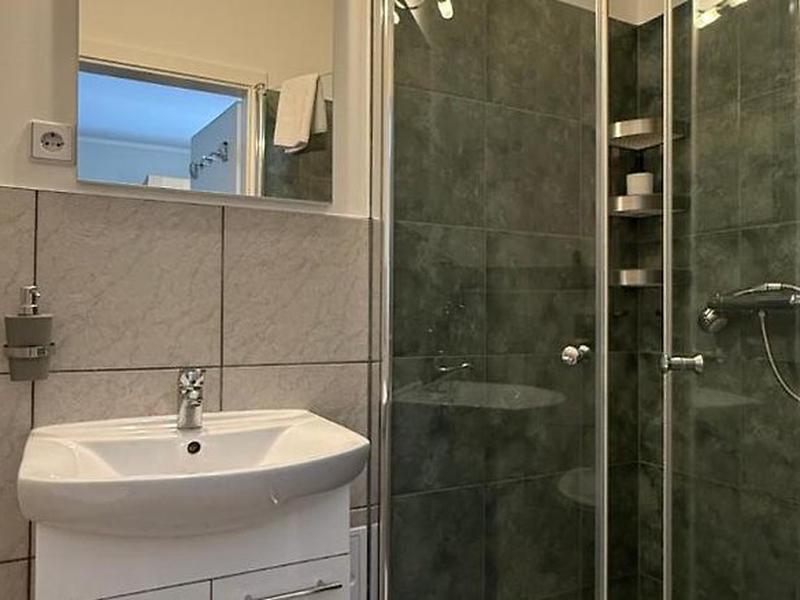 48AFF12FD72E1A86848C5C8423BD4161