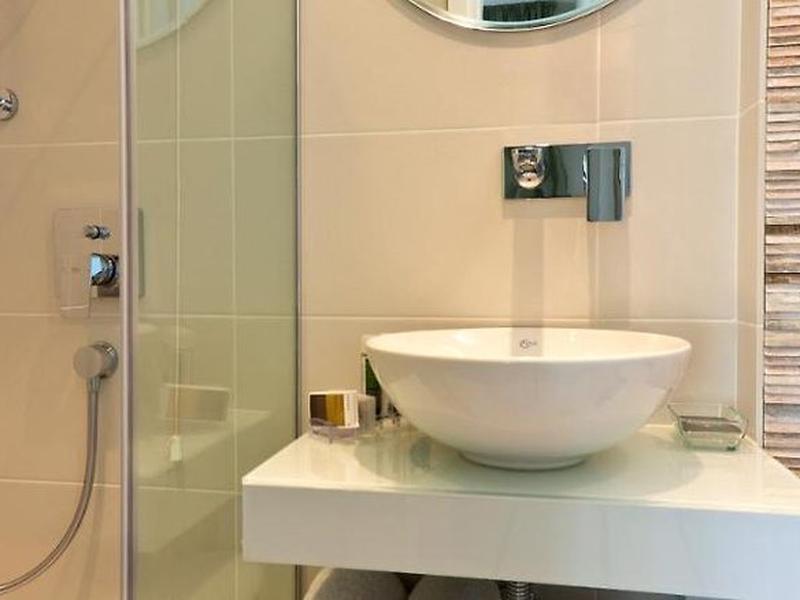 4BDA3FFE3D990C0A149646DEC1787E53