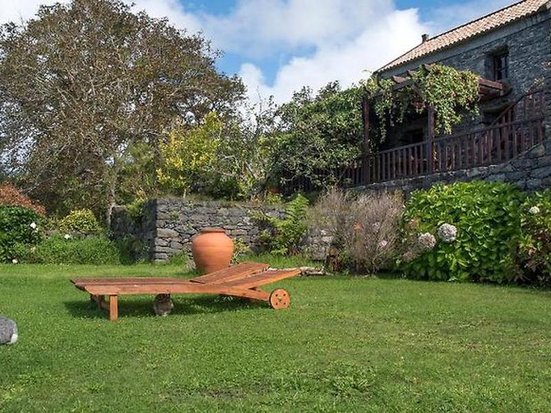 D51295716CE60424E4C72F8FFD15146F