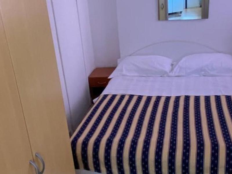 B9F08DE32F5ECFFAE9826C0BEC174EEC