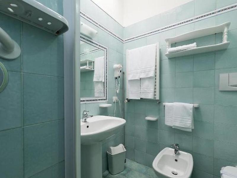 D77C7C8366A8E07C579F62AEB9724F2C