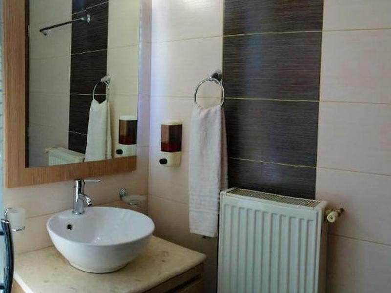 53F9043D9EE9348B41F119668463308A