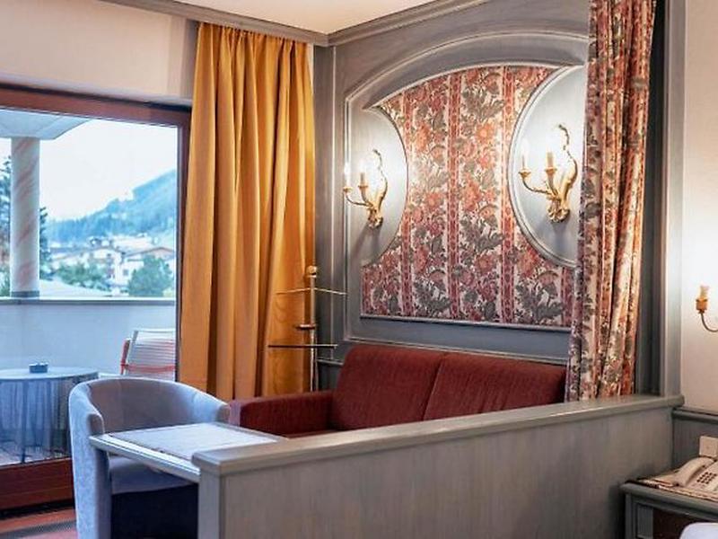 9116B96BA0304B457C0F0A302D2AEE8D