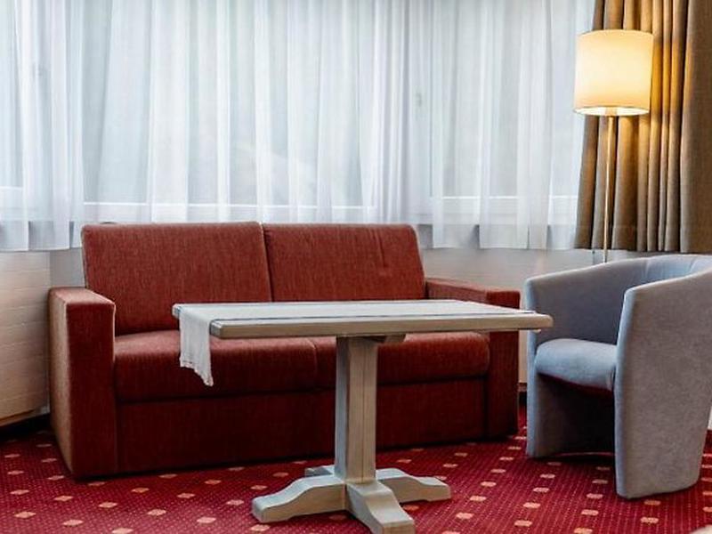 8966679BFEEA47C17E1F1AEC9E7350E9