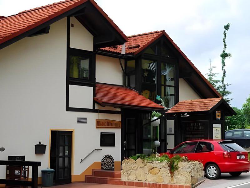 8AB307C1AB5A23D97D56AF267E676A2C