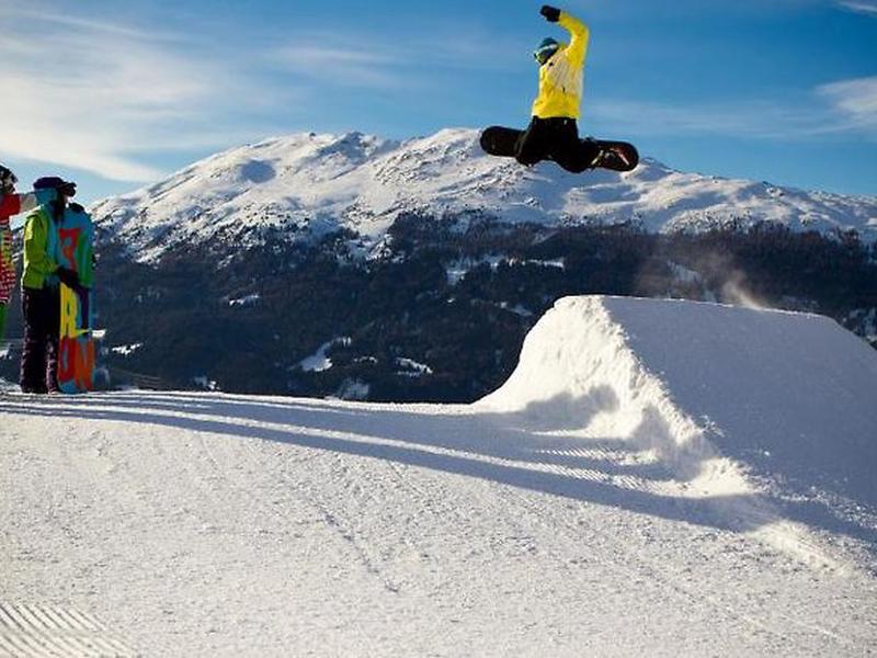 A2208EB3F8D2177ECA57F2D851677247