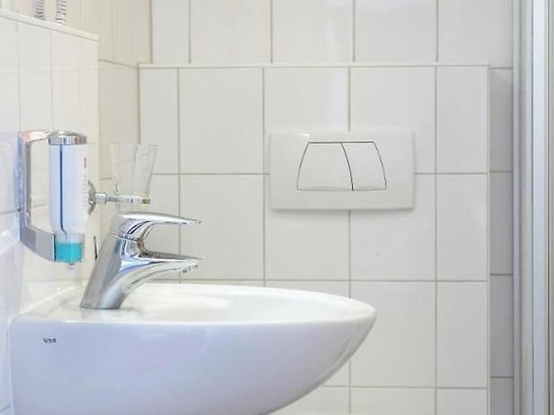 25842B8A4A20D13173D251BFD4302102