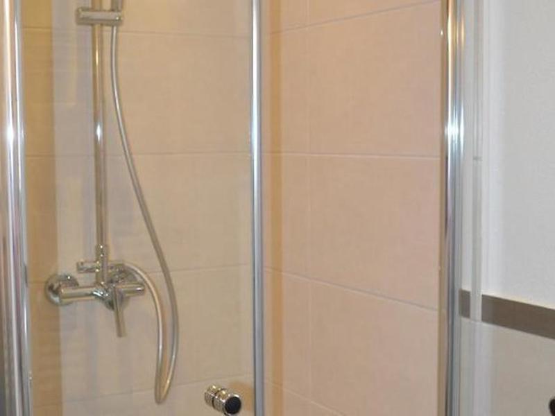 DB9C908D09BF673C0503059F9A687B85