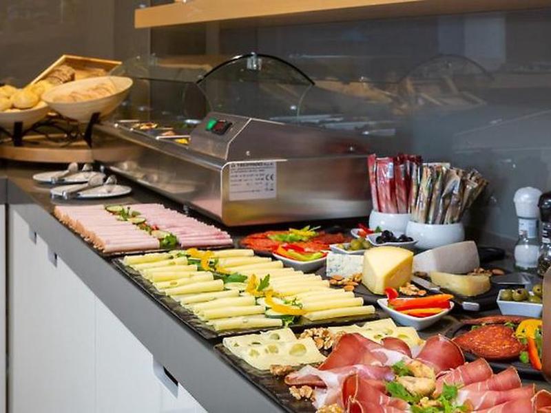 C5B1F15F6BB86F6B3855BEE2EBA43131