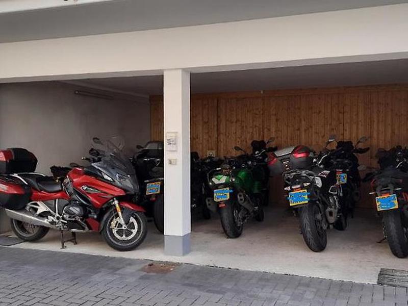 6D85AADC168C1FDA268E29E1B5933325