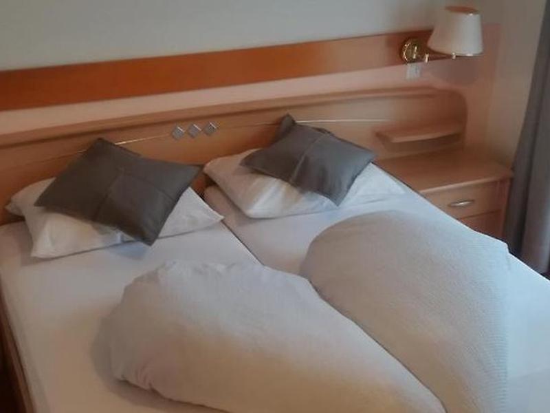 D1BE64D9F66837E4F1A925EE8463EAE1