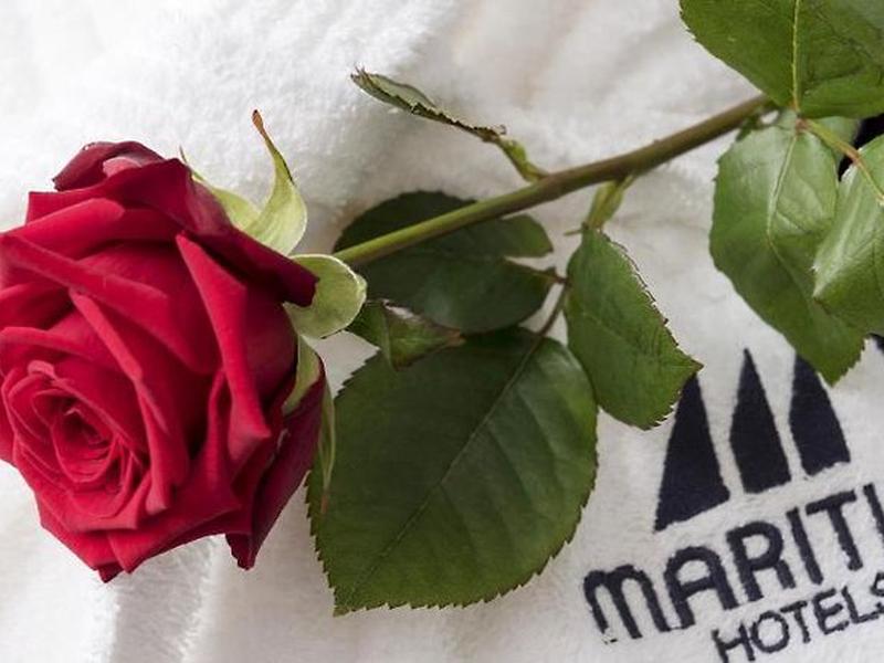 701FBA93824805FFEDDBBDD587B24FB9