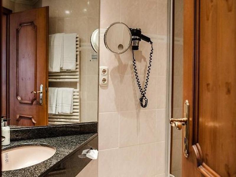 ADAFF04B336BF6223A0FAB41DC8B6757