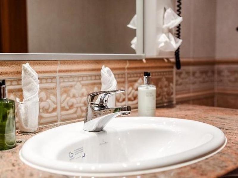 D84A20657710B197F86DD61E9A0C2E85