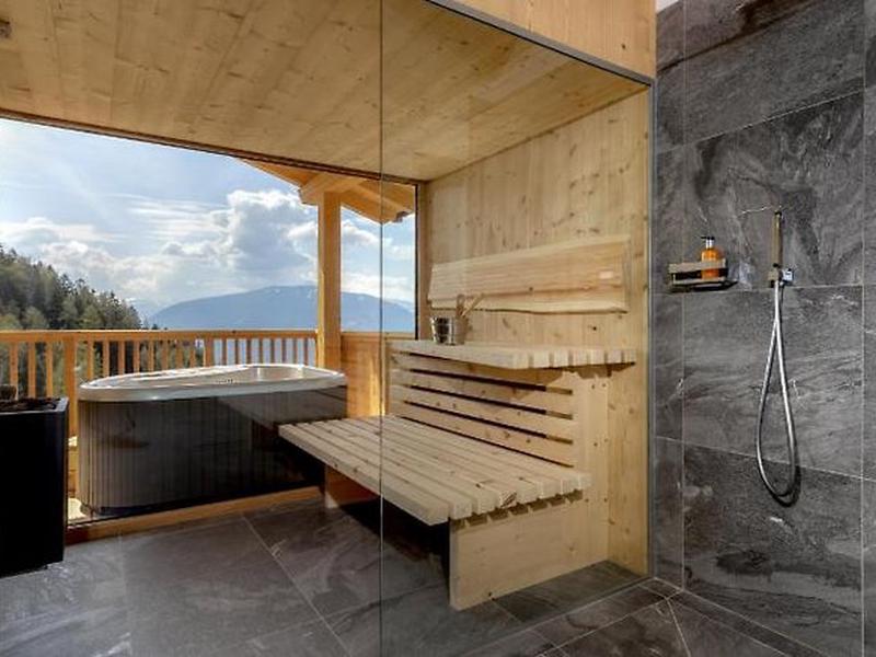 1B2A0C4E3B7A80942DDBFCEAD0C50056