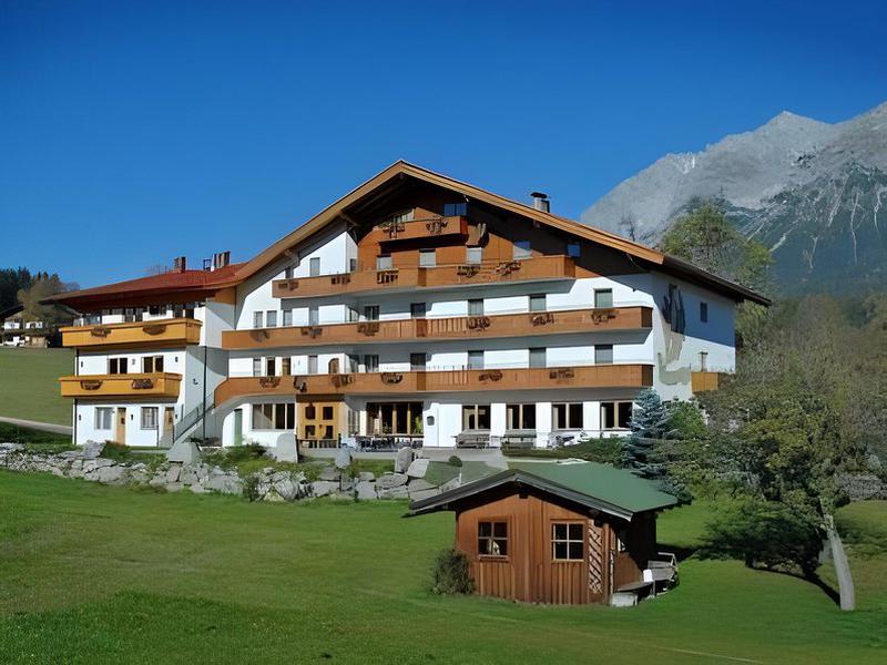 20E7D0C1FA8F752BA3B9B85B58967187