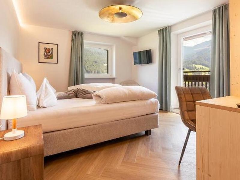 0E8112C307734BE048BA69FBC90C68A9