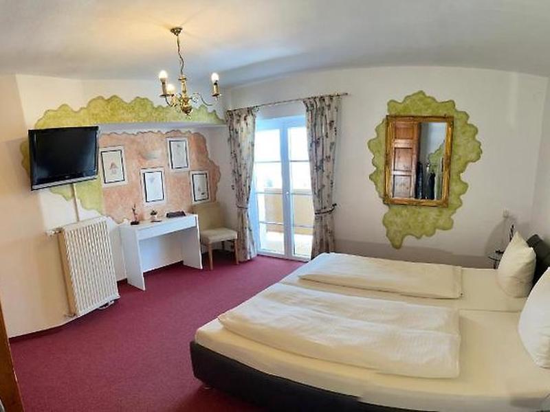 4EF401B6678FA244F37C5E72F076C1D3