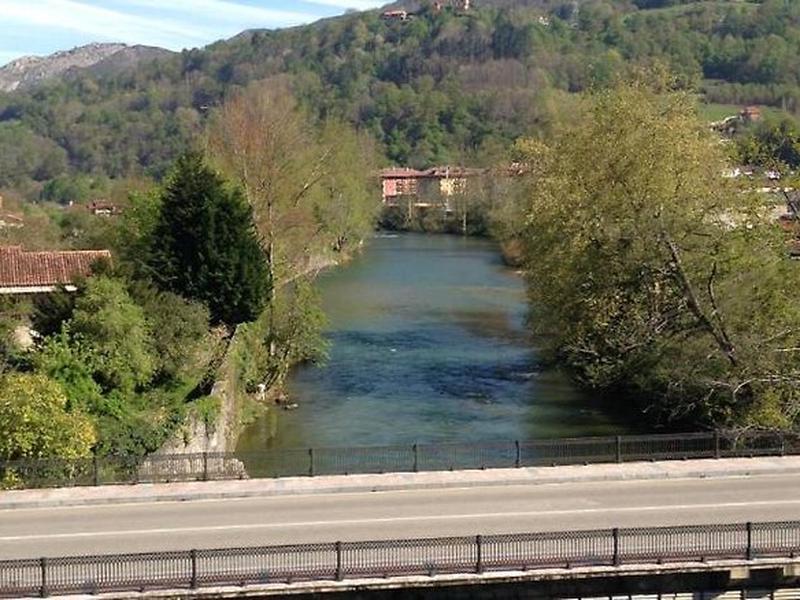 EB08395EAD7563A18F21FE1484E3DC7B