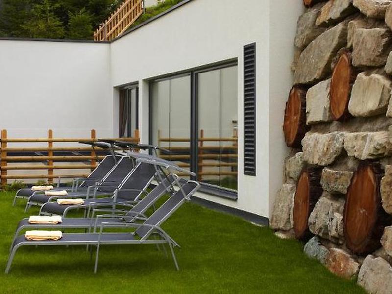 BFEDB891544FAB8D2E94044CF06E96D8