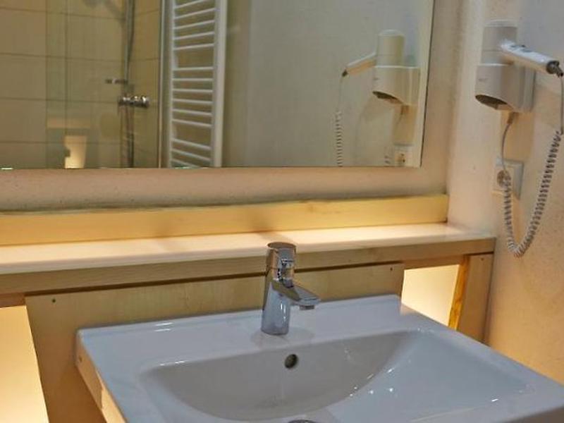 0756D0FE975625B8640AA7CCD3C02A08