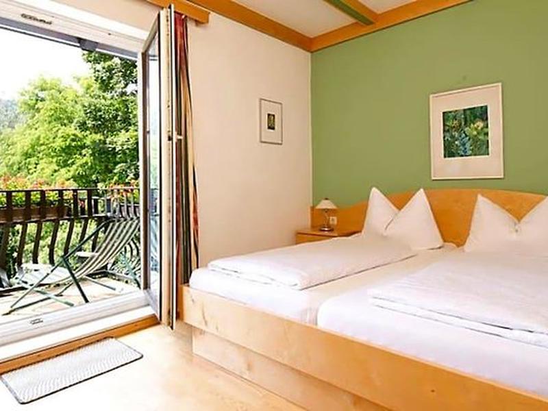 81FD94DA2E4159D5331B93070544A42B