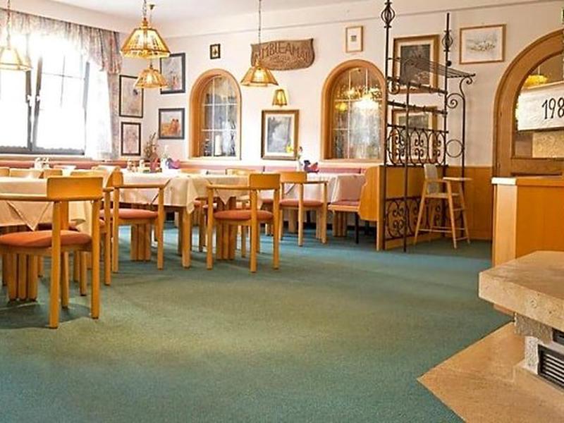 CA00E1F67BDB64F53EE8807D735A3C6C